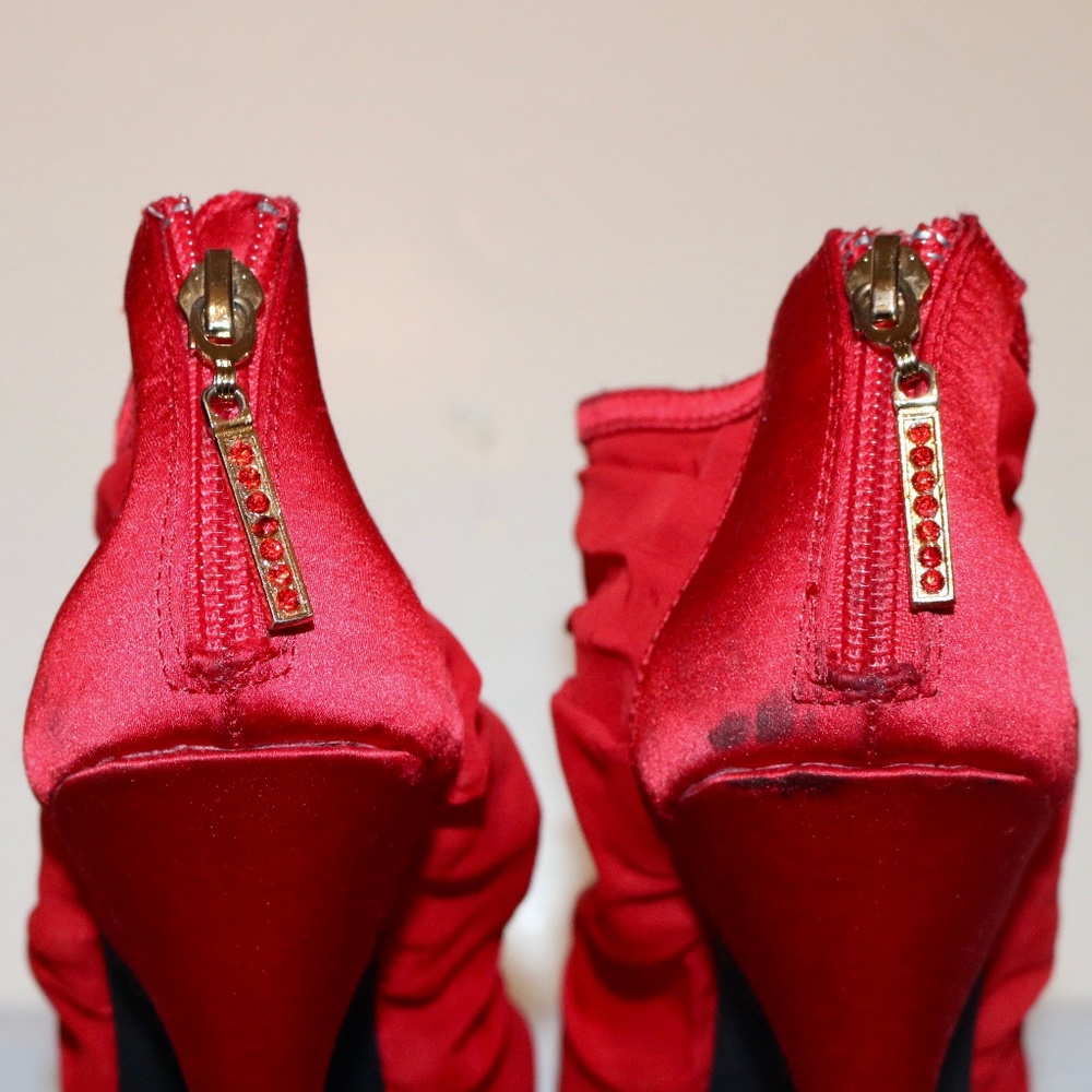 Chinese Laundry Red Ruched Peep Toe Satin Heels - Picture 6 of 8